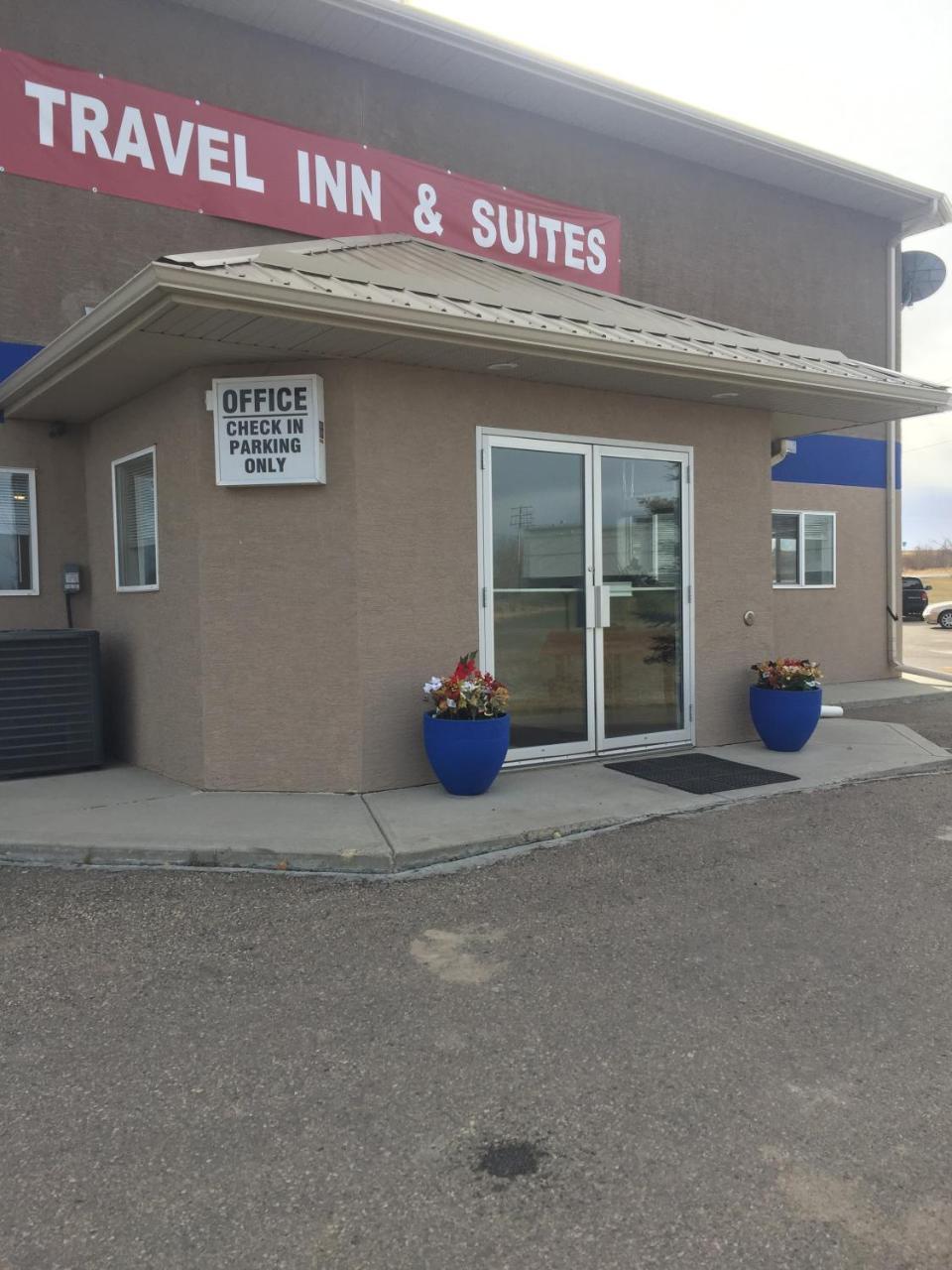 Econo Lodge Inn & Suites Innisfail Екстериор снимка